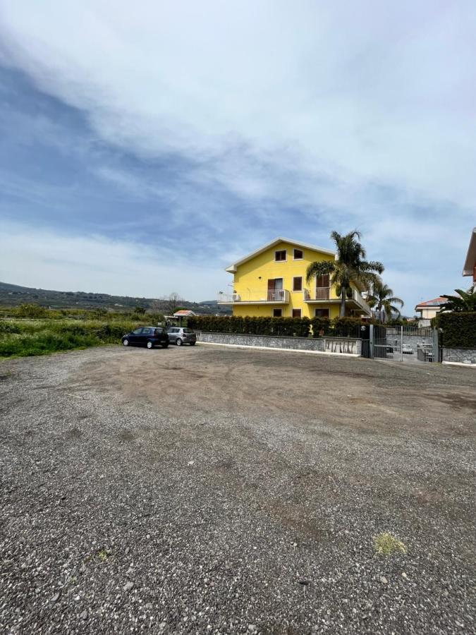 Yellow House Apartman Fiumefreddo di Sicilia Kültér fotó