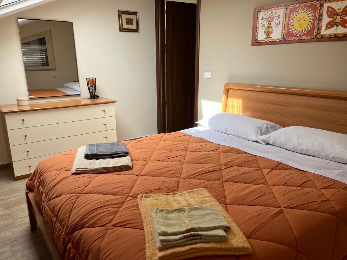Yellow House Apartman Fiumefreddo di Sicilia Kültér fotó